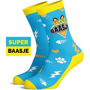 Silly Soles - Grappige Sokken SUPER KATTEN BAASJE - One Size Huissokken Tekst Dieren - Grappige Cadeaus Mannen Dames Happy Originele Gekke Katten Socks - Verjaardag cadeau Vrouw, Vader, Moeder, Vriendin, Zus, Jongen, Meisje - Sinterklaas Cadeautjes