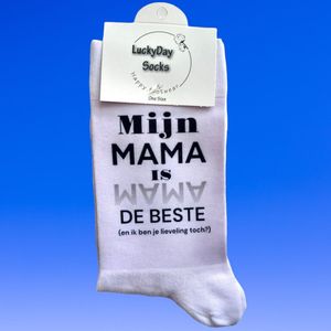 Liefste Mama - Moeder - Mijn Mama is de beste - Hou van je - Verjaardag - Gift - Mama cadeau - Mam -Sokken met tekst - Witte sokken - Cadeau voor vrouw - Kado - Sokken - Verjaardags cadeau voor haar - Moederdag - LuckyDay Socks - Maat 37-44