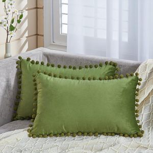 Set van 2 fluwelen kussenslopen, met pompons, effen kussenslopen, decoratieve kussenhoezen, hoofdkussens, sierkussens voor bank, slaapkamer, kantoor, auto, 30 x 50 cm, groen