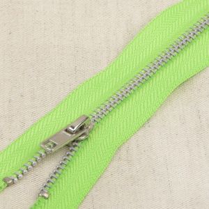 Rits 15cm groen met aluminium tandjes - niet-deelbare rits voor jeans, broeken, ... - Stoffenboetiek