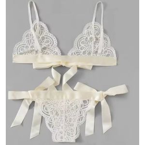 CHPN - Kanten Lingeriesetje - Sexy lingerie - Witte lingerie - Medium - Kanten lingerie - Kant - Wit - Erotiek - Brazilian string - Erotiek