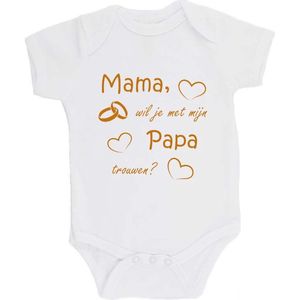 100% katoenen Romper bedrukt met grappige tekst Kado Cadeau Huwelijksaanzoek Aanzoek Huwelijk ""Mama wil je met mijn papa trouwen"" 2.0 Unisex Katoen Wit/tan Maat 68/74