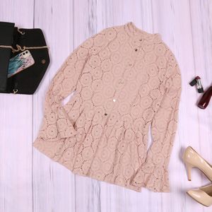 Lichtroze opengewerkte baskeblouse van John Zack