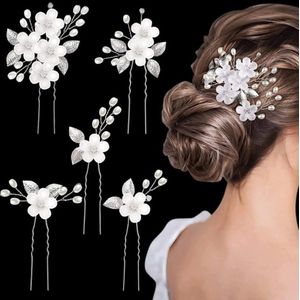 Haarsieraden op zilverkleurige pin versierd met witte bloemetjes, zilverkleurige blaadjes en pareltjes, 5 stuks per set (huwelijk, communie, cosplay, uitgaan, kawaii)