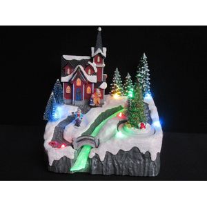 Kersthuisjes & Kerstdorpen - Kersttafereel - Kerkje met draaiende Kerstboom - Fiber Optic riviertje - Draaischijf en Ledverlichting - B/O