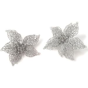 2x stuks decoratie kerstster bloemen zilver glitter op clip 18 cm - Decoratiebloemen/kerstboomversiering/kerstversiering