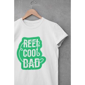 Shirt - Reel cool dad - Wurban Wear | Grappig shirt | Leuk cadeau | Unisex tshirt | Vissen | Grappig shirt voor vissers | Vis shirt | Visspullen | Kunstaas | Wit & Zwart