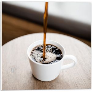 Forex - Zwarte Kopje Koffie Ingeschonken - 50x50cm Foto op Forex