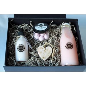Giftbox Wild Roses, Bathfoam, Bath bombs, Bodylotion, Zeep, soap & gifts, cadeau vrouw, Moederdag cadeau