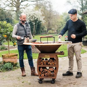 RJRoyal Living Plancha grill BBQ Companero XXL cortenstaal 2.0 grillring met houten omranding hoes en houtopslag vuurschaal buitenkeuken grillring corten staal
