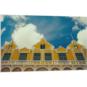 WallClassics - Vlag - Geel Gebouw - Curacao - 105x70 cm Foto op Polyester Vlag