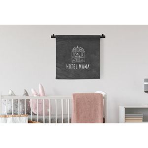 Wandkleed - Wanddoek - Spreuken - Hotel mama - Mama - Quotes - 60x60 cm - Wandtapijt