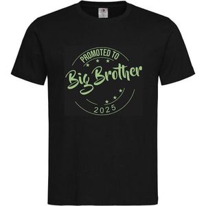 Shirt Aankondiging zwangerschap Promoted to Big Brother 2025 | korte mouw | Zwart/sage green (saliegroen) | maat 110/116 zwangerschap aankondiging bekendmaking Baby big bro brother Grote Broer