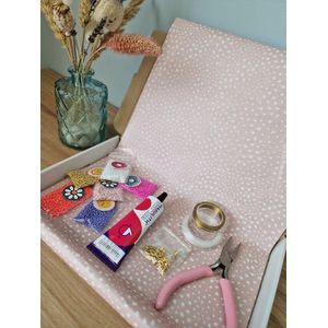 Firande - DIY kralenset - brillenkoordjes en armbandjes - roze - goud