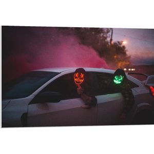 Forex - Lichtgevende Maskers in Auto - 90x60cm Foto op Forex
