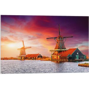 Vlag - Nederlandse Windmolens aan het Water onder Paars met Oranje Lucht - 60x40 cm Foto op Polyester Vlag