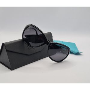 Dames zonnebril gepolariseerd / zwarte bril met harde en zachte brillenkokers en doekje - UV400 cat 3 - bril met brillenkoker / grijze glas - PZ2306 Aland optiek