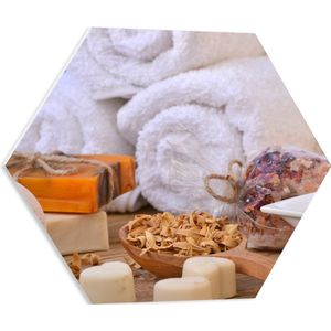 PVC Schuimplaat Hexagon - Wellness - Handdoeken - Bruisbal - Blaadjes - Badzout - Zeep - Touw - 50x43.5 cm Foto op Hexagon (Met Ophangsysteem)