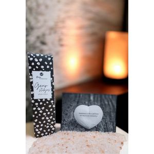 Geur-Geurstokjes-Cotton-Fris-Ontspanning-Voeten-Badzout-Spier-Verzorging-Ontgiftigend-Kaart-Geuren-Musthave-Kerstcadeau-Kerst-Huidverzogingspakket-Mini Spa-Luxueus-Elegant-Verjaardag-Moederdag-Zus-Vriendin-Vrouwencadeau-Sinterklaas-Sinterklaascadeau