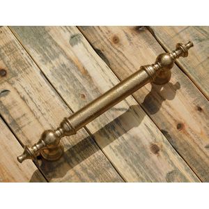 LAATSTE: Grote Deurgreep - Goudkleurig - Messing - Incl. Bevestigingsschroeven