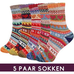 Winkrs© Scandinavische Hygge Sokken set 5 paar - maat 35-39 - Warme Noorse Wintersokken dames met Hartjes , Tekst en Kleurrijke patronen