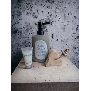 Zeeppompje-Na het plassen even handen wassen-Handen wassen-Saliegroen-Trendy-Handzeep-Keukenaccessoire-Toiletaccessoire-Badkameraccessoire-Hervulbaar-ABS-Glas-Duurzaam-Kerstcadeu-Kerst-Sinterklaas-Verjaardag-Zeep aan Koord-Zeep-Rozen-Rozenbloesem