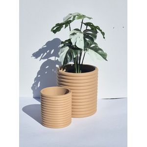 Plantenpot met ribbels – kunststof bloempot met drainage en lekbak - Latte Bruin - klein