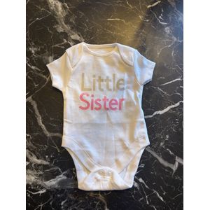 Baby romper Little Sister – wit katoen – ideaal kraamcadeau voor zusje