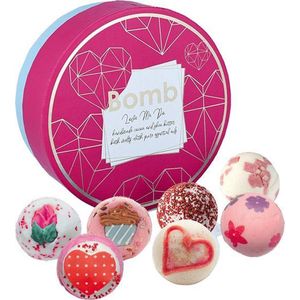 Bomb Cosmetics - 7 bad bruisballen creamers - Love me do creamer - handgemaakt