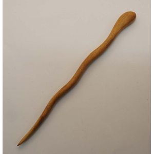 Bruin haarstok van hout kronkel - kronkelende haarpin - eenvoudige haarstokje - simpele haarstokjes - sierlijke haarstokjes - design haarstokje - elegante hair stick - mode haarstokjes - haarpinnen hout - vrouwelijke haarpinnen - haarpin man