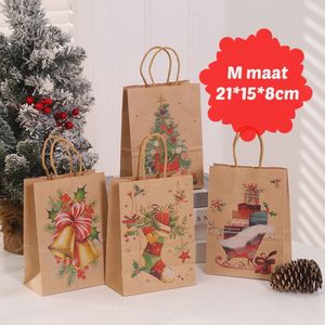 8 x Kersttassen SET - Kraft papier tassen - 4 Verschillende patronen - 2 van elk - Kerst tassen - Model Kerstboom - 21x8x15 cm - Kerst Cadeau zakjes - Kerstverpakking