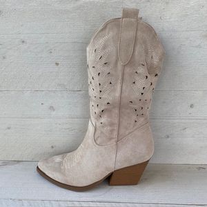 Suèdine cowboylaars met gaatjesmotief beige 39 / Beige