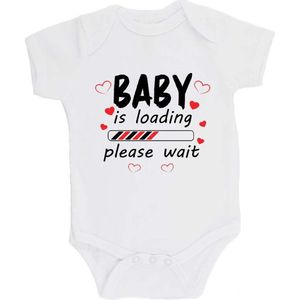 100% katoenen Romper bedrukt met grappige tekst Kado Cadeau Kraamkado Kraamcadeau ""Baby is loading"" 2.0 Unisex Katoen Wit/zwart/rood Maat 68/74