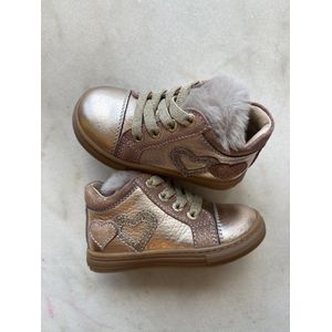 Lunella eerste stap sneaker roze hartjes maat 24