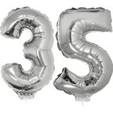 35 jaar leeftijd feestartikelen/versiering cijfers ballonnen op stokje van 41 cm - Combi van cijfer 35 in het zilver