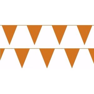 2x stuks oranje Koningsdag / WK / EK voetbal vlaggenlijn slinger 10 meter