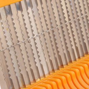 Multifunctionele handsnijmachine voor het snijden van hotdogworstensnijders in - Koop nu! .