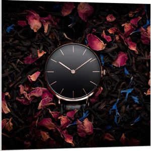 Forex - Zwarte Horloge tussen de Bloemen - 80x80cm Foto op Forex