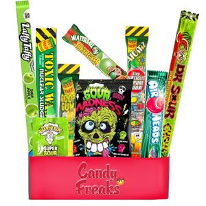 Candy Freaks - Groen amerikaans pakket - 9 delig - Snoep pakket - Amerikaanse snacks - Zuur - zoet - Airhead - Toxic waste - Warhead - Laffy Taffy - jawbreaker - Snackbox - Snoepbox - Cadeau - Giftbox