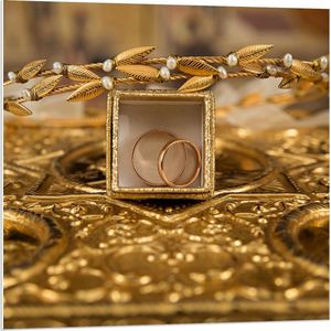 Forex - Gouden Sieradendoos met Sieraden - 80x80cm Foto op Forex