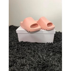 Djay Slipper roze Badslippers Unisex - Verdikte - Lichtgewicht - Super Zacht aan je Voeten - Anti-Slip en Stevig Voetbed - Anti-lawaai maat 36