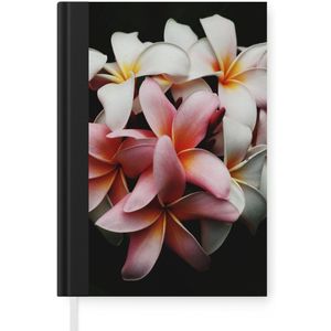 Notitieboek - Schrijfboek - Bloemen - Roze - Zwart - Flora - Botanisch - Notitieboekje klein - A5 formaat - Schrijfblok