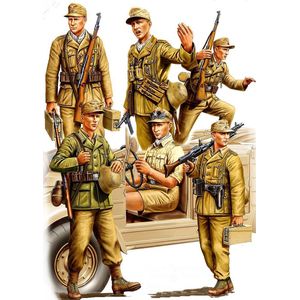 1:35 HobbyBoss 84410 German Africa Corps Plastic Modelbouwpakket