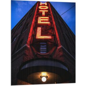 Vlag - Hotel met Rode Neon Letters - 75x100 cm Foto op Polyester Vlag