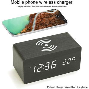 Digitale wekker van hout met draadloze oplader