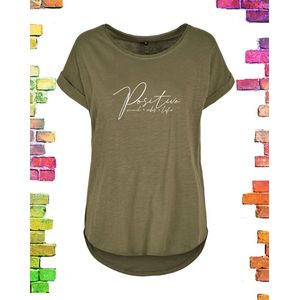 Shirt met print Positive, mind, vibes, life | leger groen / M (38)