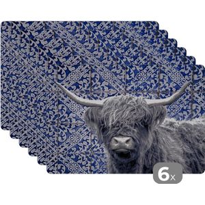 Placemat - Placemats kunststof - Delfts blauw - Schotse hooglander - Zwart - Wit - 45x30 cm - 6 stuks - Hittebestendig - Anti-Slip - Onderlegger - Afneembaar