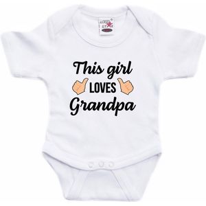 This girl loves grandpa tekst baby rompertje wit meisjes - Cadeau opa - Babykleding 80