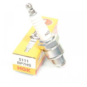 Bougie d'allumage NGK pour Scooter Italjet 50 Reporter Après 1995 Neuf