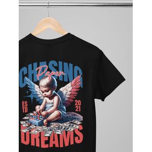 Oversized shirt - Chasing Paper Dreams - Wurban Wear | T-shirt | Merk kleding | Unisex tshirt | Streetwear | Pump cover | Techno outfit | Merk shirt | Gym shirt | y2k | Techwear | Urban | Grote maten | T-shirt heren | T-shirt dames | Wit & Zwart